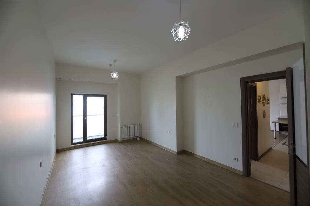 Buy Apartment in Istanbul – Modern Homes in Beylikduzu near the Main Metroline with Indoor Pools 24
