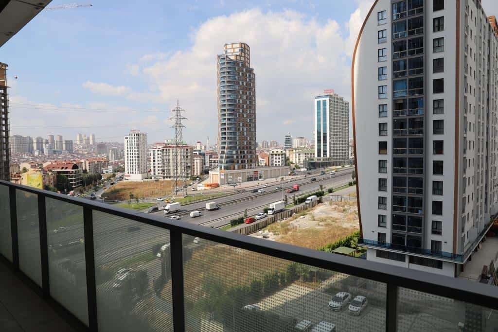 Buy Apartment in Istanbul – Modern Homes in Beylikduzu near the Main Metroline with Indoor Pools 27
