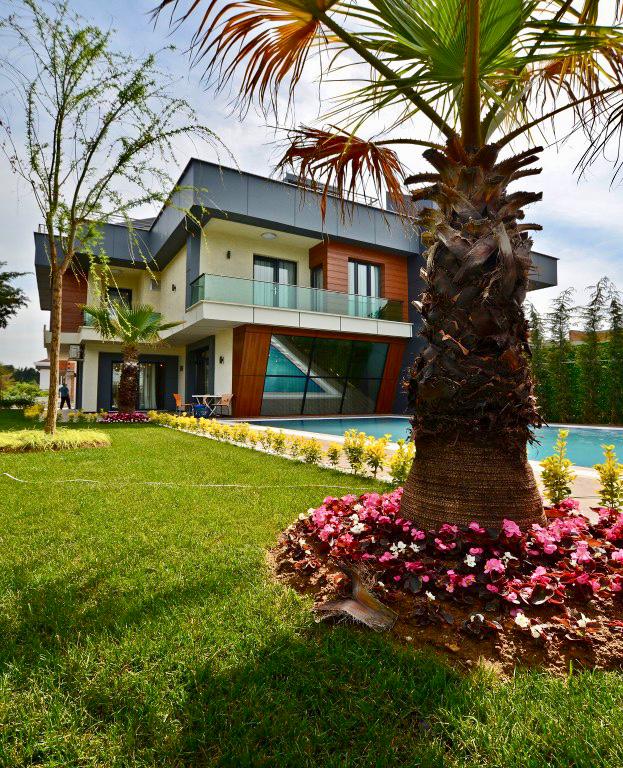 Furnished Detached Villa For Sale In Istanbul 11