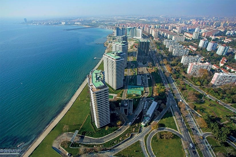 Seafront Apartment In Istanbul Atakoy 3